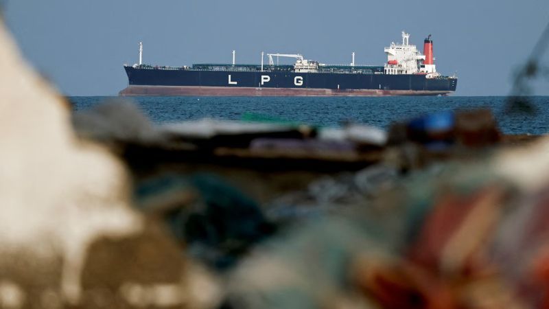 Tổng thống Trump yêu cầu các nước hỗ trợ bảo vệ eo biển Hormuz, Iran tuyên bố thách thức tong-thong-trump-yeu-cau-cac-nuoc-ho-tro-bao-ve-eo-bien-hormuz-iran-tuyen-bo-thach-thuc